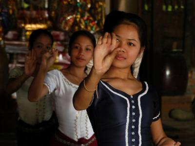伝統継承 カンボジア伝統・民芸ダンス教室
