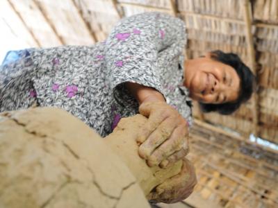 【プノンペン発】「陶器の村」コンポンチュナンで民家訪問と「カンボジアの古都」ウドン見学